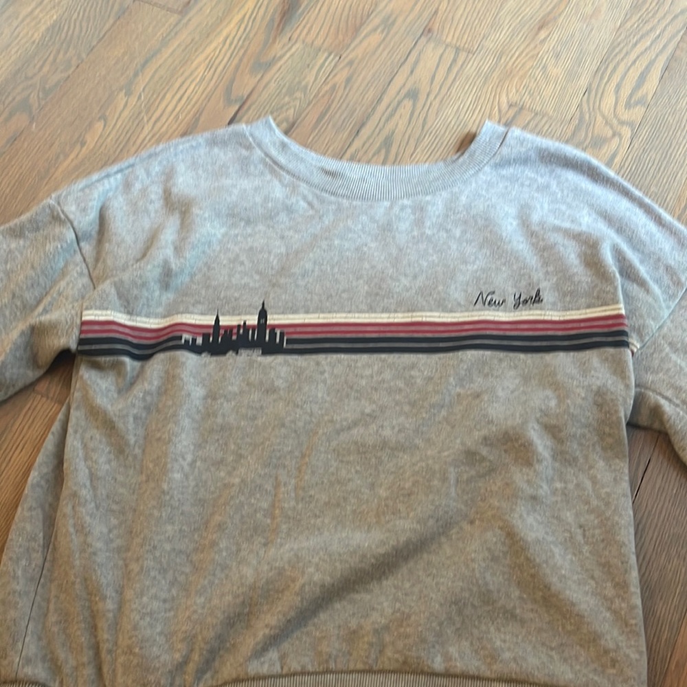grey crew neck
